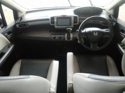 Jual mobil Honda Freed SD AT 2012 terawat di Jawa Barat  6