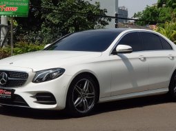 Jual Cepat Mobil Mercedes Benz E-Class E 300 2017 di DKI Jakarta 11