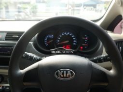 Jual Cepat Mobil Kia Rio 1.4 Automatic 2013 di Jawa Barat 4