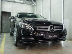 Jual mobil Mercedes-Benz C-Class C200 2014 dengan harga terjangkau di Jawa Barat  1