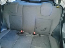 Jual mobil Ford Fiesta 1.5 NA 2010 murah di DIY Yogyakarta 3