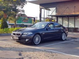 Jual Cepat Mobil BMW 5 Series 520i 2012 di DKI Jakarta 1