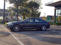 Jual Cepat Mobil BMW 5 Series 520i 2012 di DKI Jakarta 4