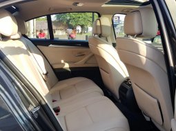 Jual Cepat Mobil BMW 5 Series 520i 2012 di DKI Jakarta 5