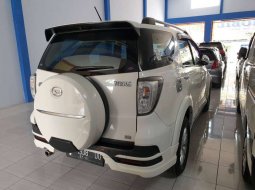 Jual Daihatsu Terios R 2016 harga murah di Jawa Timur 5