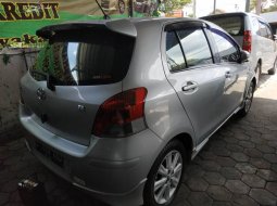 Jual mobil Toyota Yaris E 2011 terawat di DIY Yogyakarta 6