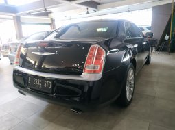 Jual mobil Chrysler 300C 300C AT 2013 bekas di DKI Jakarta 3