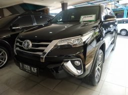 Jual cepat mobil Toyota Fortuner VRZ AT 2017 di DKI Jakarta 4