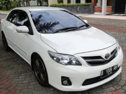 Jual mobil Toyota Corolla Altis V 2010 murah di DIY Yogyakarta 3