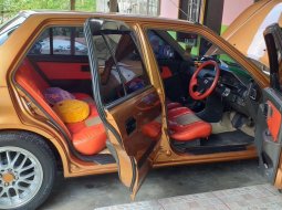 Jual mobil Honda Civic 1.6 Automatic 1988 dengan harga murah di Kalimantan Selatan 3