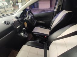 Jual Cepat Mobil Mazda 2 Hatchback 2012 di Depok 7