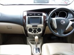 Dijual Mobil Nissan Grand Livina SV 2013 Abu-abu di Jawa Timur 6