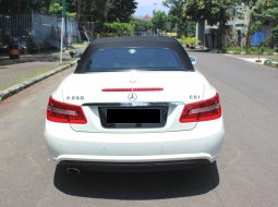 Dijual Mobil Mercedes-Benz E-Class 250 AT CABRIOLET2011 Putih di DKI Jakarta 3