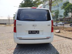 Jual Cepat Mobil Hyundai H-1 Classic 2013 di Jawa Timur 4