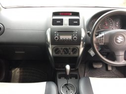 Jual Cepat Mobil Suzuki SX4 X-Over 2009 Abu-abu di Jawa Timur 5