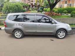 Jual Cepat Mobil Nissan Grand Livina Ultimate 2012 di Depok 7