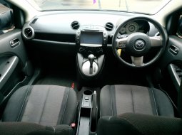 Jual mobil Mazda 2 R AT 2011 dengan harga murah di Jawa Barat  5