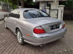 Mobil Jaguar S Type 2002 terbaik di DKI Jakarta 7