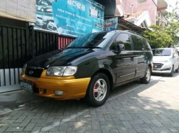 Dijual mobil bekas Hyundai Trajet GLS, Jawa Timur  6