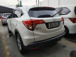 Jual mobil Honda HR-V E AT 2017 dengan harga terjangkau di Jawa Barat  3