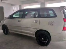 Dijual mobil bekas Toyota Kijang Innova V Luxury, Jawa Timur  10