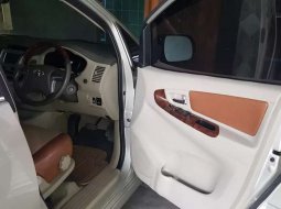 Dijual mobil bekas Toyota Kijang Innova V Luxury, Jawa Timur  7