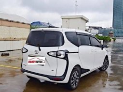 Jual cepat mobil Toyota Sienta 1.5 V 2017 di DKI Jakarta 4