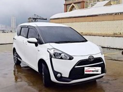 Jual cepat mobil Toyota Sienta 1.5 V 2017 di DKI Jakarta 7