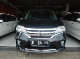 Dijual cepat mobil Nissan Serena Highway Star AT 2014, Jawa Barat  7