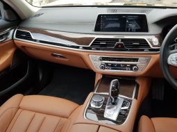 Jual Cepat Mobil BMW 7 Series 730Li Vacuum Door Full Spec 2017 di DKI Jakarta 8