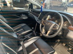 Jual Toyota Kijang Innova V 2017 harga murah di Sumatra Utara 3