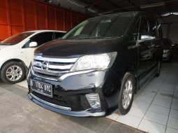Mobil Nissan Serena Highway Star AT 2014 dijual, Jawa Barat  8