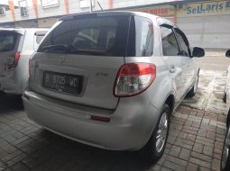 Dijual Mobil Suzuki SX4 X-Over 2010 di Bekasi 5