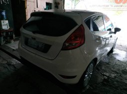 Jual mobil Ford Fiesta 1.5 NA 2011 murah di DIY Yogyakarta 7