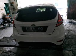 Jual mobil Ford Fiesta 1.5 NA 2011 murah di DIY Yogyakarta 8