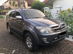 Jawa Timur, Toyota Fortuner G Luxury 2005 kondisi terawat 9