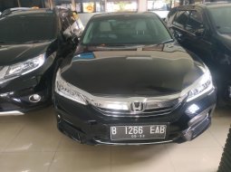 Jual Mobil Honda Accord 2.0 Automatic 2017 Bekas di Depok 8