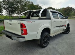 Jual Mobil bekas Toyota Hilux G 2011 Putih di Jawa Barat 6