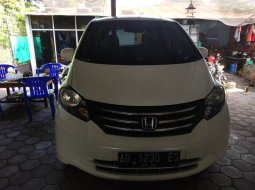 Jual mobil bekas murah Honda Freed PSD 2010 di DIY Yogyakarta 5