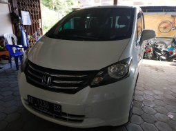 Jual mobil bekas murah Honda Freed PSD 2010 di DIY Yogyakarta 3