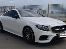 Jual cepat mobil Mercedes-Benz E-Class E 400 AMG Coupe 2017 di DKI Jakarta 2