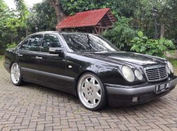 Jual cepat Mercedes-Benz E-Class E 230 1998 di DKI Jakarta 5