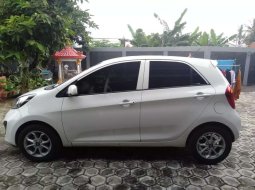 Mobil Kia Picanto 2014 SE terbaik di Jawa Barat 4