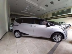 Mobil Toyota Sienta 2018 G dijual, Jawa Timur 5