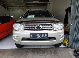 DKI Jakarta, dijual mobil Toyota Fortuner G AT 2010 bekas 2