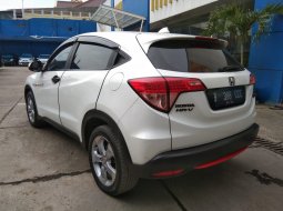 Jual cepat mobil Honda HR-V E CVT 1.5 AT 2015 di Jawa Barat  8