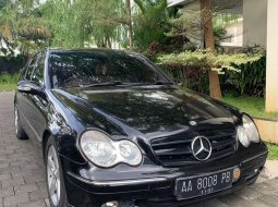 DIY Yogyakarta, Mercedes-Benz C-Class C 240 2003 kondisi terawat 1