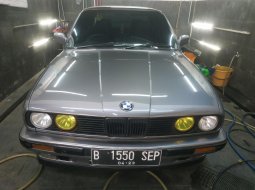 Dijual Mobil BMW 3 Series 318i 1990 di DKI Jakarta 9