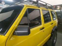 Jual Cepat Jeep Cherokee XJ 4x4 AT 4.0 1996 di DKI Jakarta 8