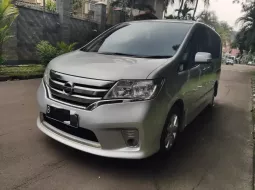 Jual Mobil Bekas Nissan Serena Highway Star 2014 di Depok 6